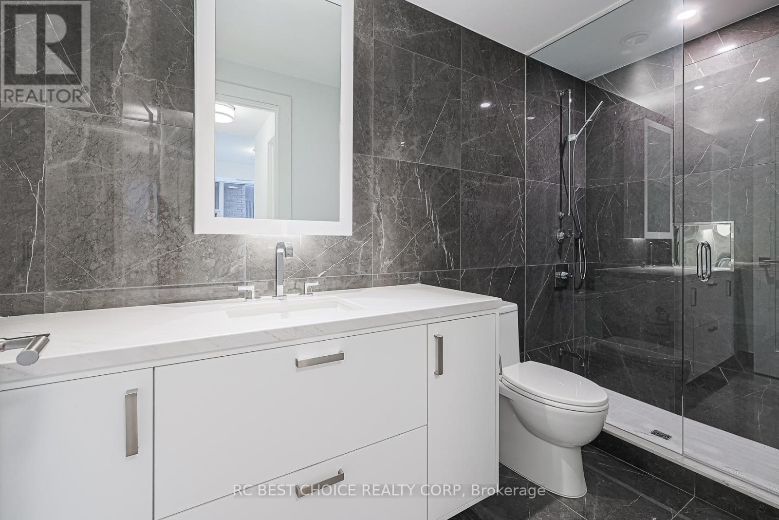 606 - 455 Wellington Street W, Toronto, Ontario  M5J 2R2 - Photo 32 - C12213522