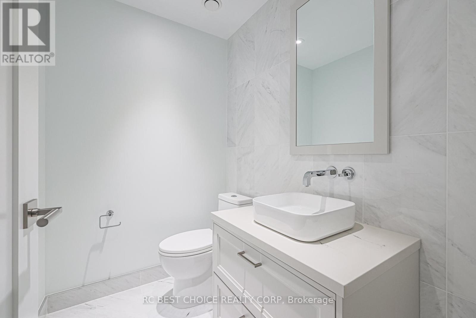 606 - 455 Wellington Street W, Toronto, Ontario  M5J 2R2 - Photo 8 - C12213522