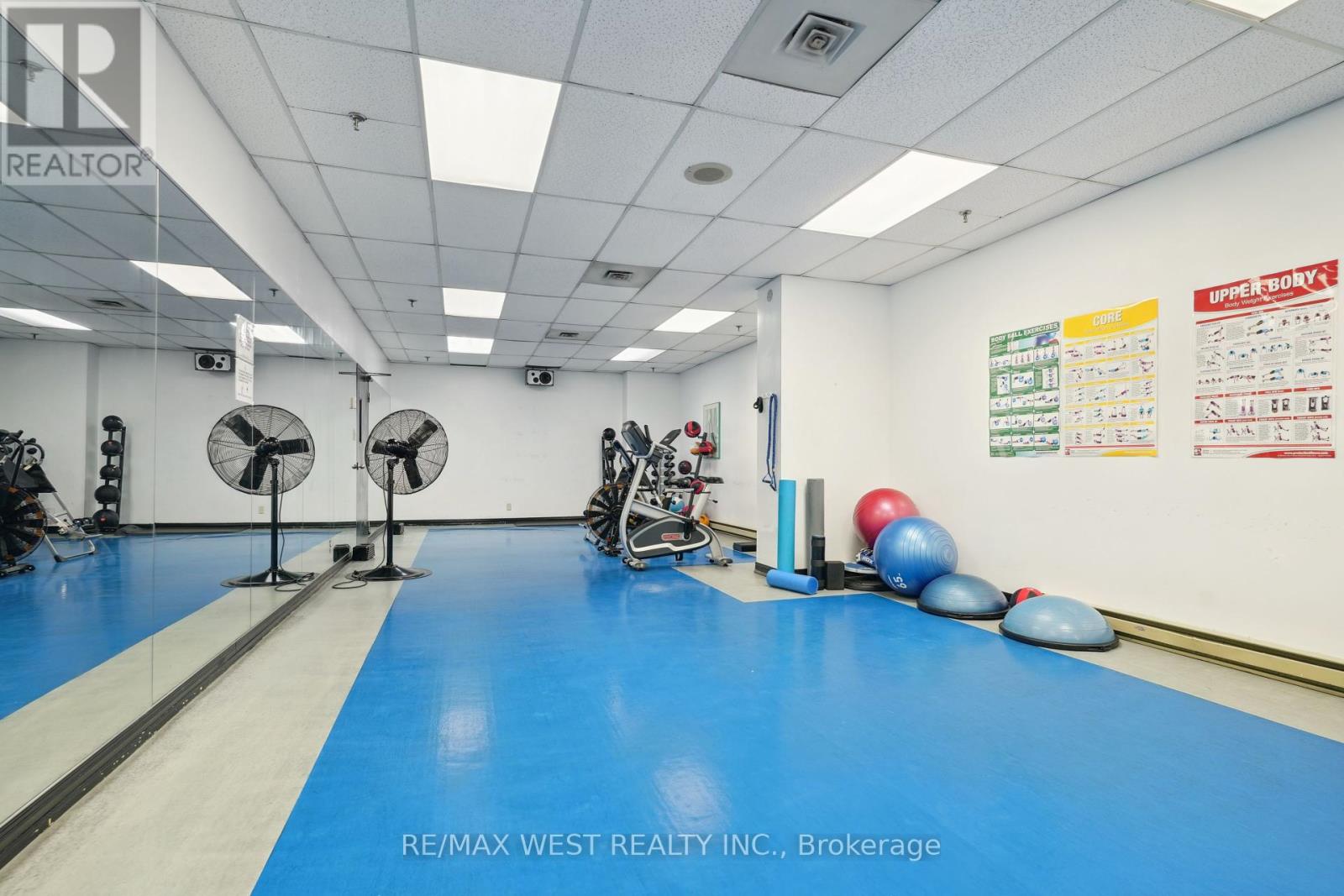 1303 - 717 Bay Street, Toronto, Ontario  M5G 2J9 - Photo 8 - C12213540