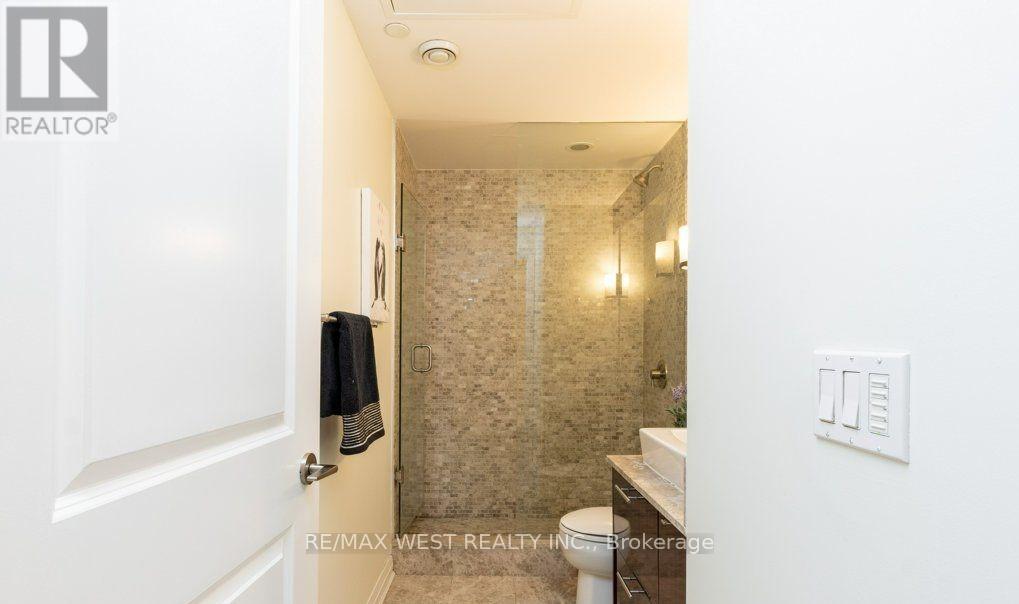 1308 - 8 Mercer Street, Toronto, Ontario  M5V 0C4 - Photo 13 - C12213557