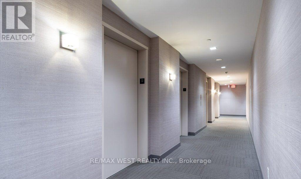 1308 - 8 Mercer Street, Toronto, Ontario  M5V 0C4 - Photo 2 - C12213557