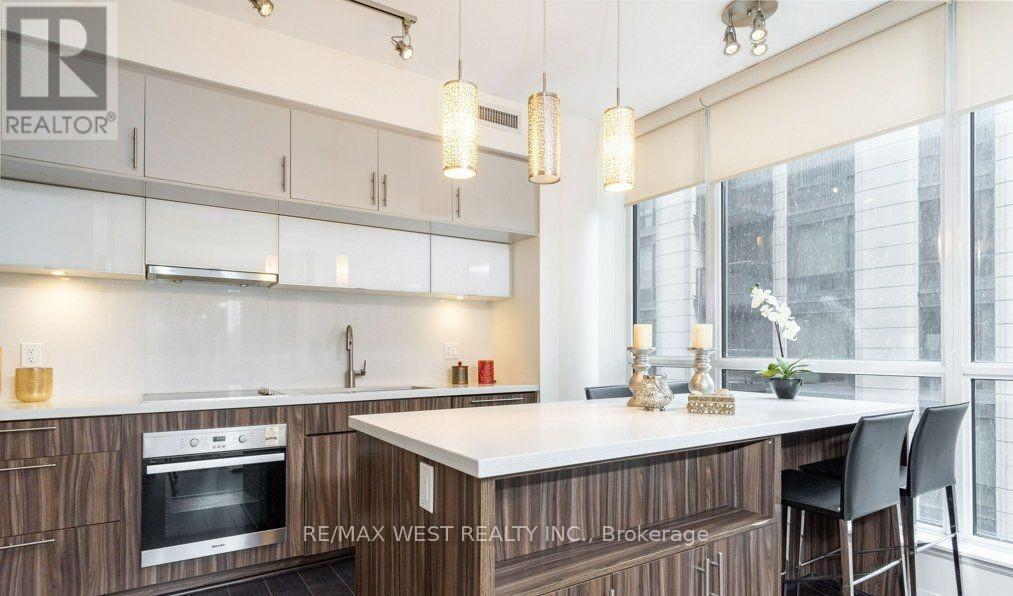 1308 - 8 Mercer Street, Toronto, Ontario  M5V 0C4 - Photo 6 - C12213557