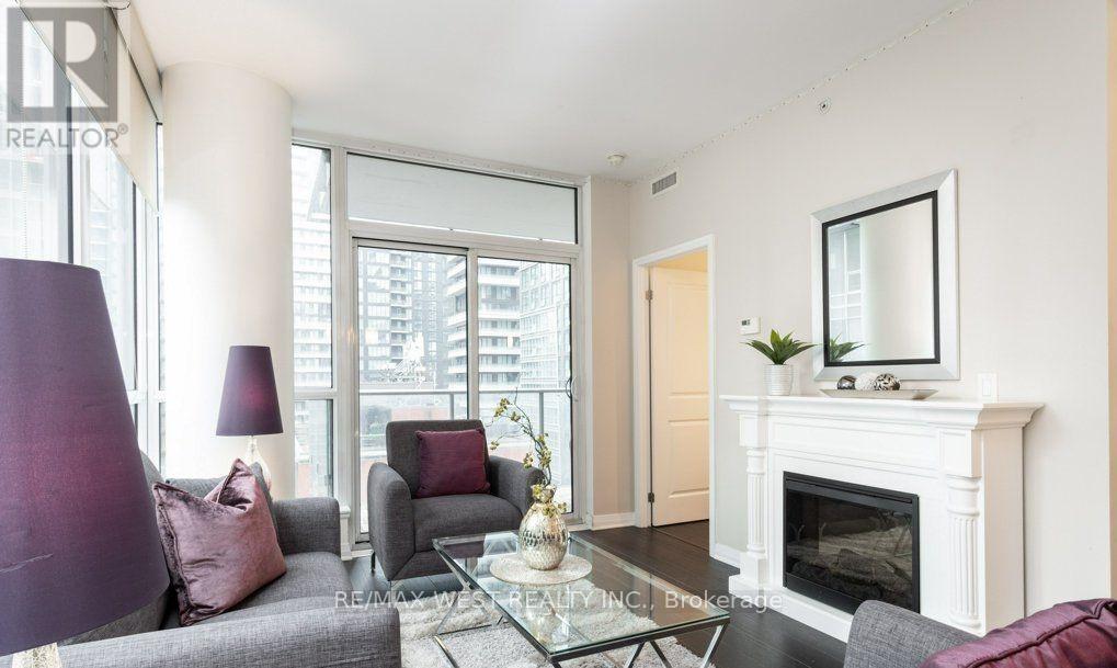 1308 - 8 Mercer Street, Toronto, Ontario  M5V 0C4 - Photo 9 - C12213557