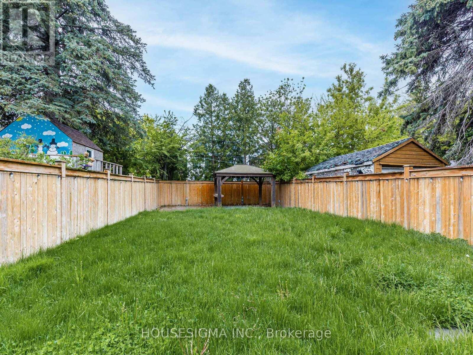110 Duplex Avenue, Toronto, Ontario  M5P 2A7 - Photo 26 - C12213608