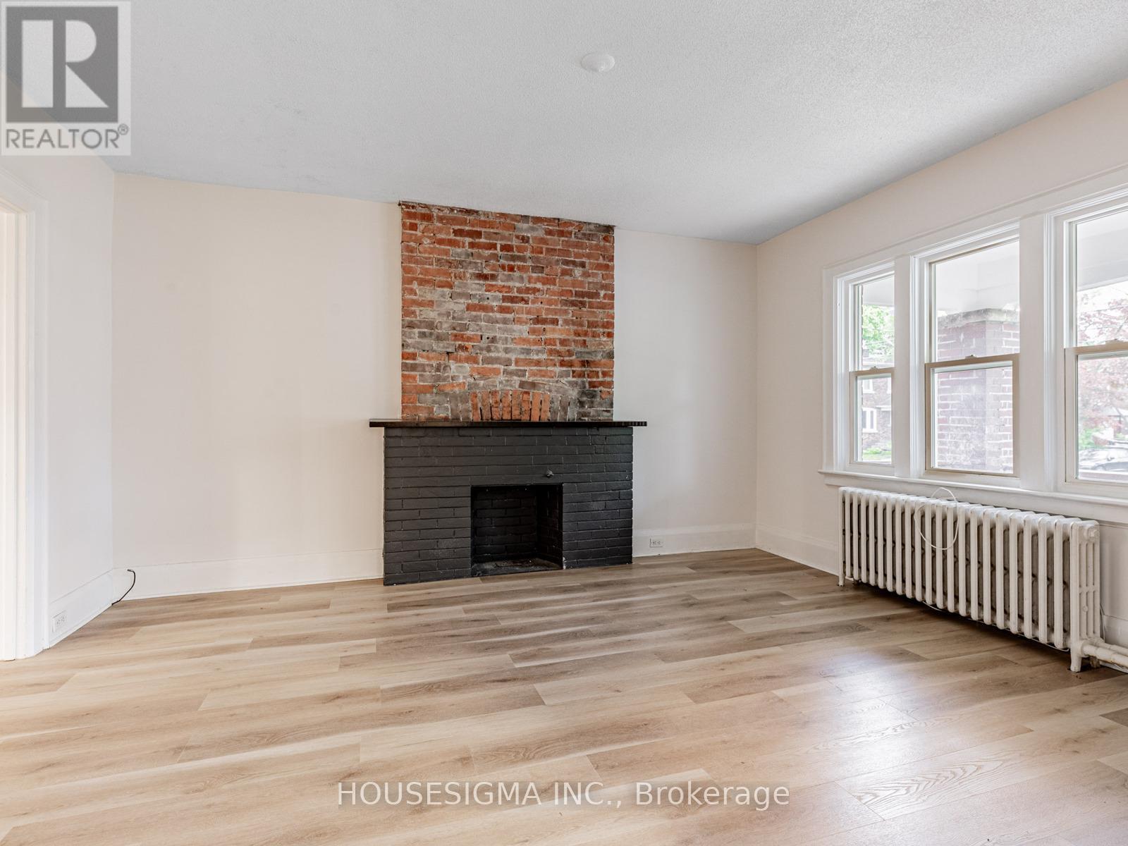 110 Duplex Avenue, Toronto, Ontario  M5P 2A7 - Photo 4 - C12213608