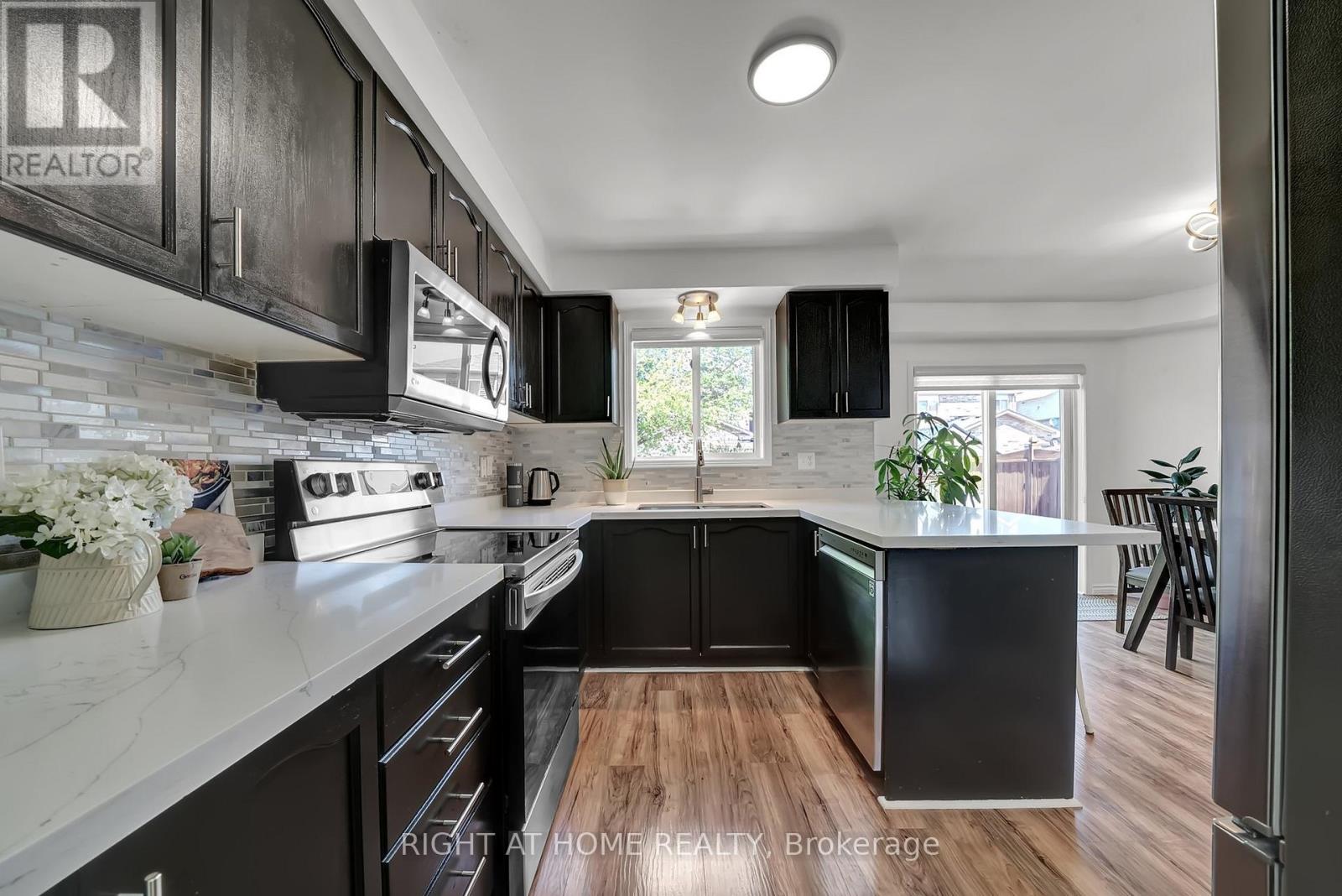 6 Beadle Drive, Ajax (South East), Ontario  L1S 7N9 - Photo 6 - E12213341