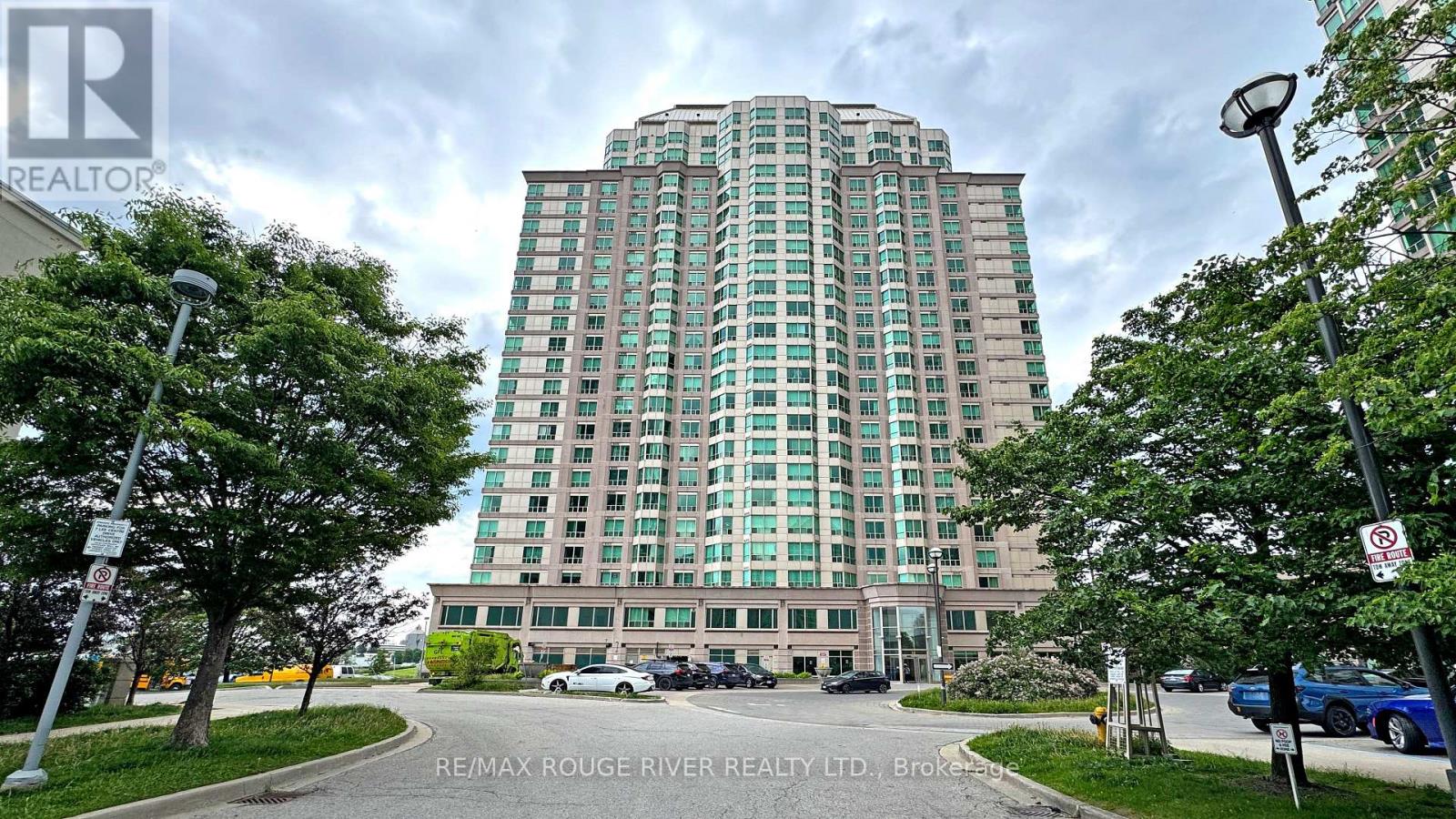 1607 - 11 LEE CENTRE DRIVE, Toronto, Ontario