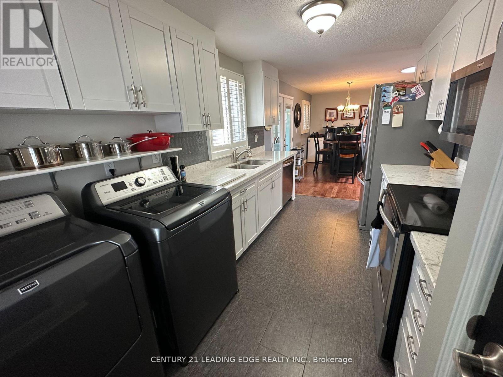 93 Wilmot Trail, Clarington, Ontario  L1B 1A7 - Photo 10 - E12213473