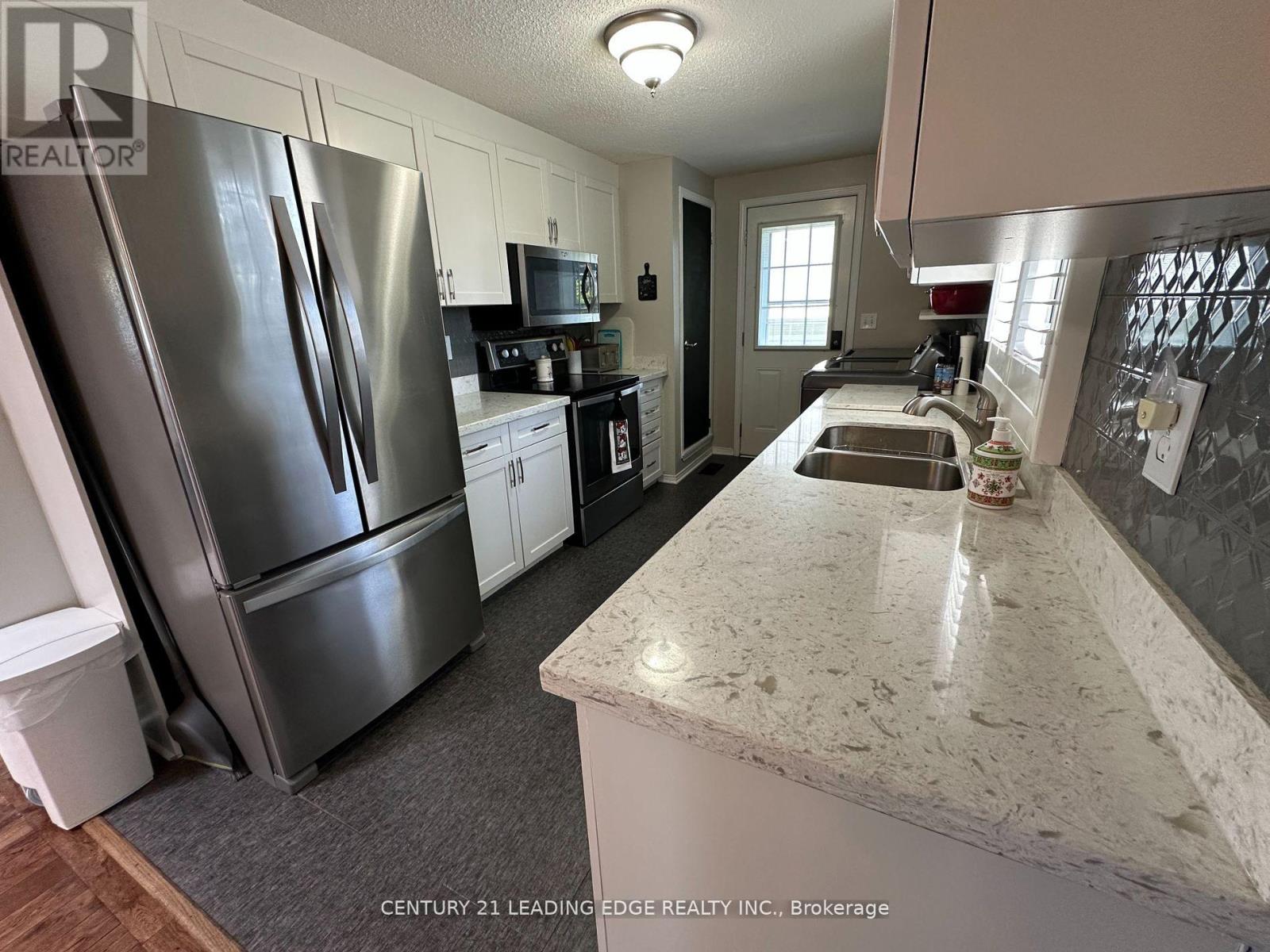 93 Wilmot Trail, Clarington, Ontario  L1B 1A7 - Photo 9 - E12213473