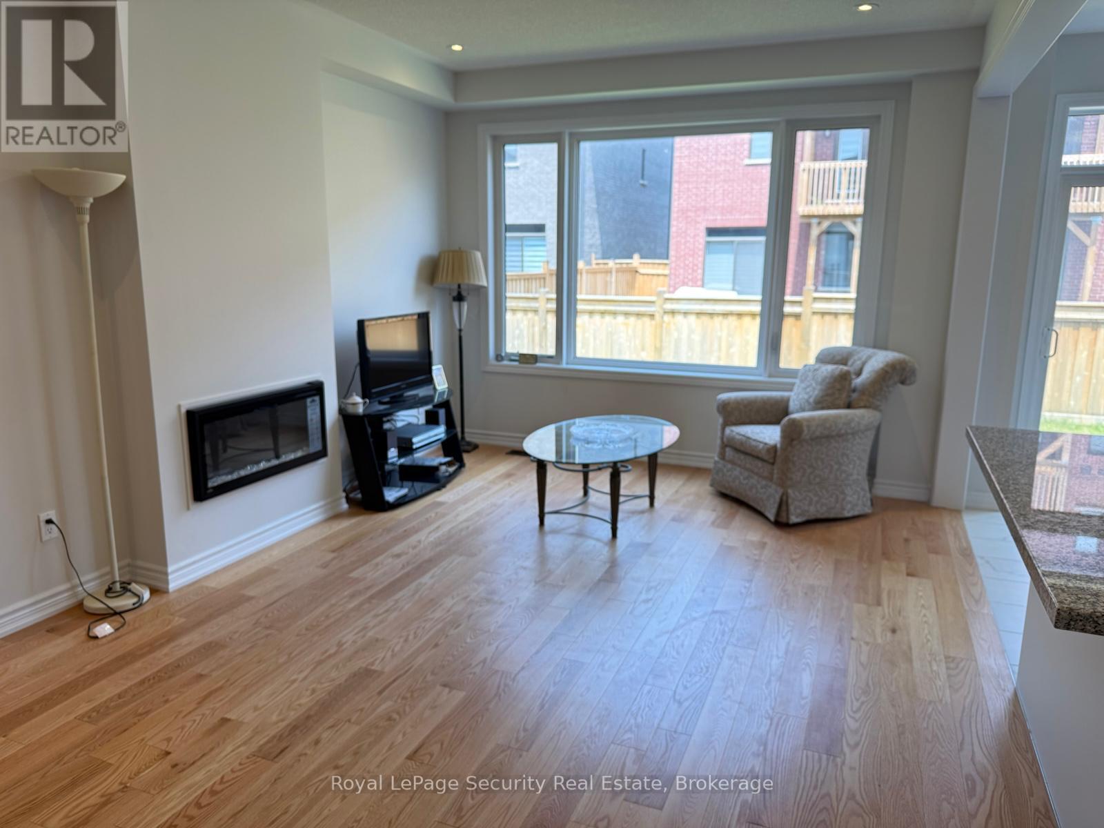 88 Leney Street, Ajax (South East), Ontario  L1Z 0R3 - Photo 4 - E12213545
