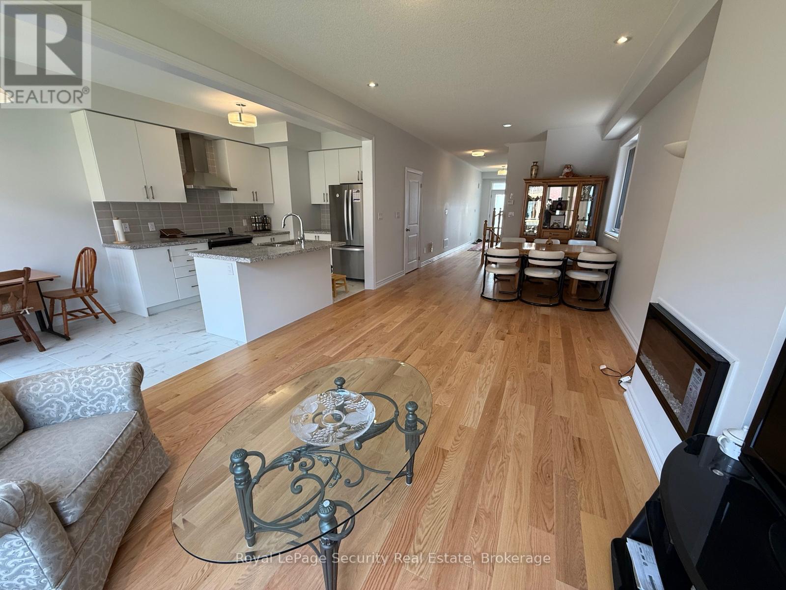 88 Leney Street, Ajax (South East), Ontario  L1Z 0R3 - Photo 7 - E12213545