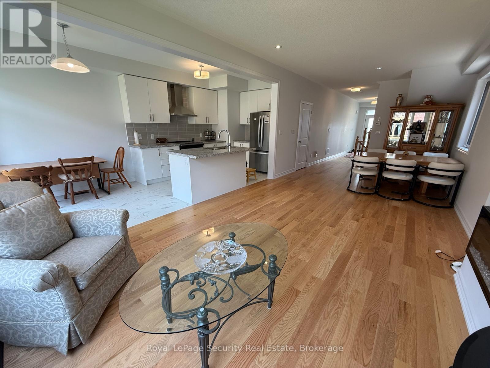 88 Leney Street, Ajax (South East), Ontario  L1Z 0R3 - Photo 8 - E12213545