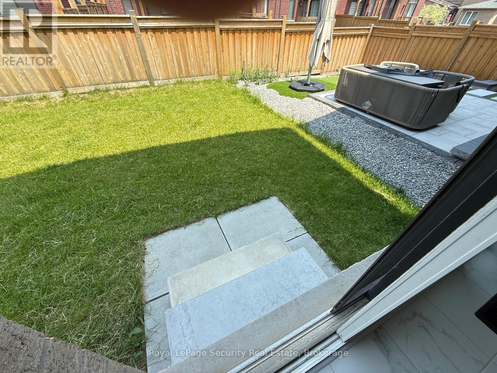 88 Leney Street, Ajax (South East), Ontario  L1Z 0R3 - Photo 9 - E12213545