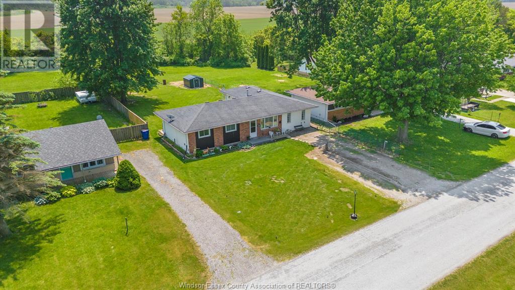 44 Irwin Street, Wallaceburg, Ontario  N8A 4S1 - Photo 2 - 25005247