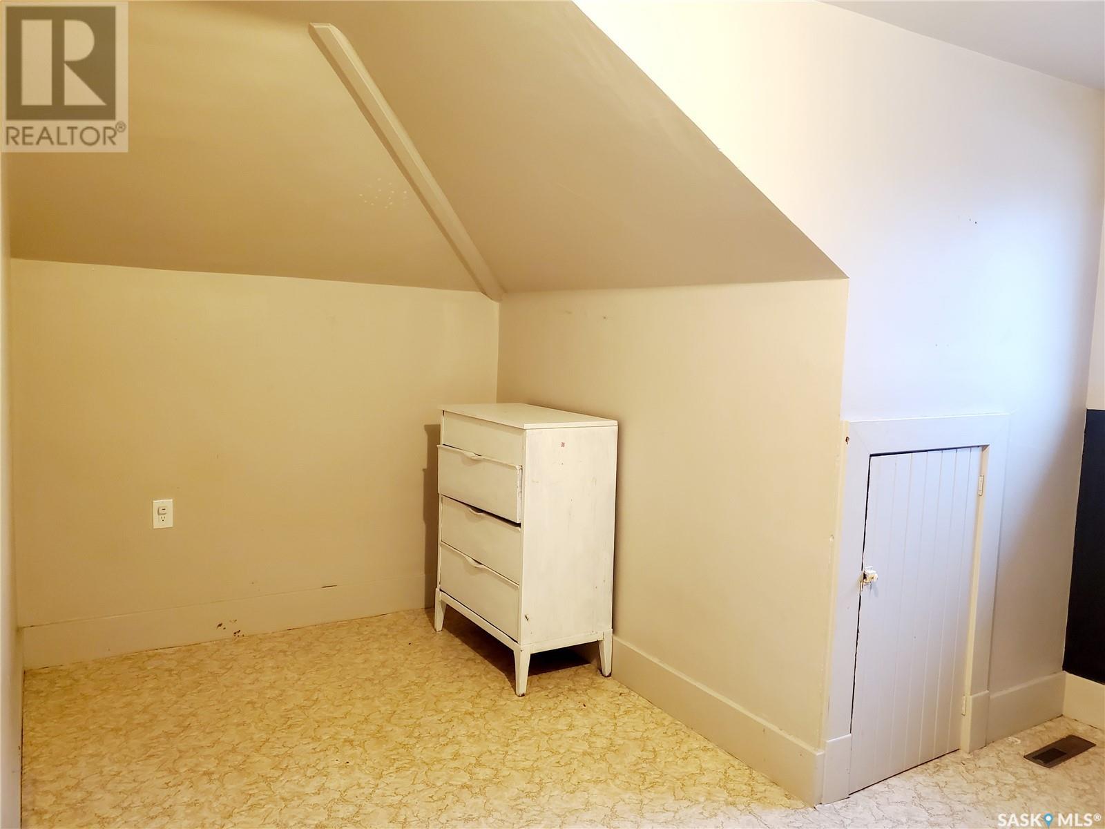 228 4th Street E, Ponteix, Saskatchewan  S0N 1Z0 - Photo 24 - SK009136