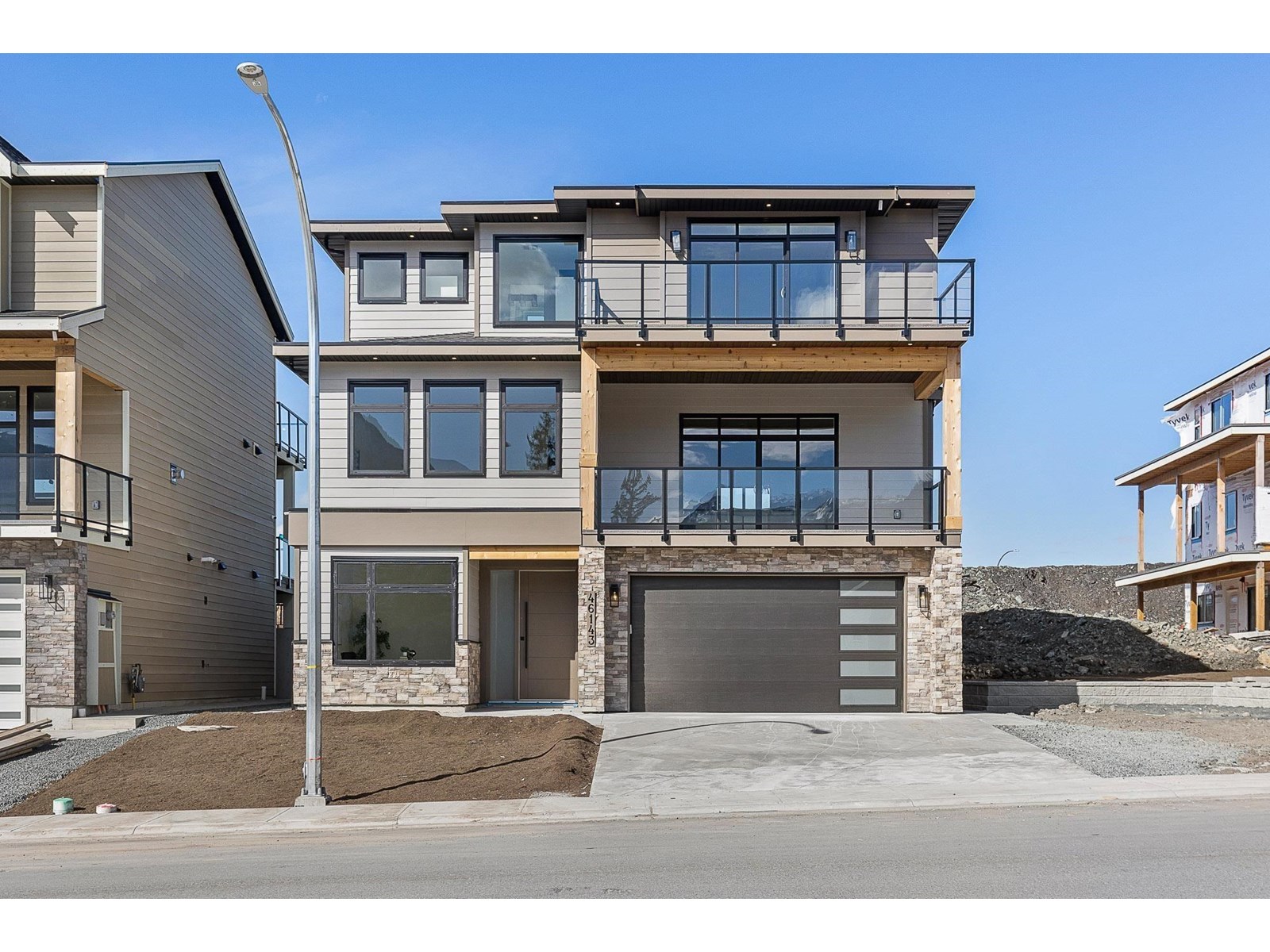 46143 S Crestview Drive, Promontory, Chilliwack, British Columbia  V2R 6G4 - Photo 2 - R3013658