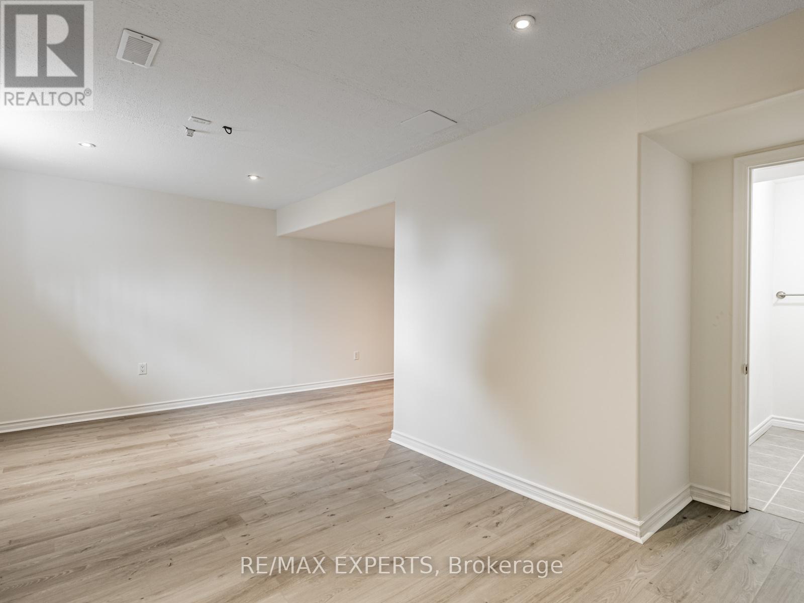 64 Shephard Avenue, New Tecumseth, Ontario  L9R 2G3 - Photo 18 - N12213396