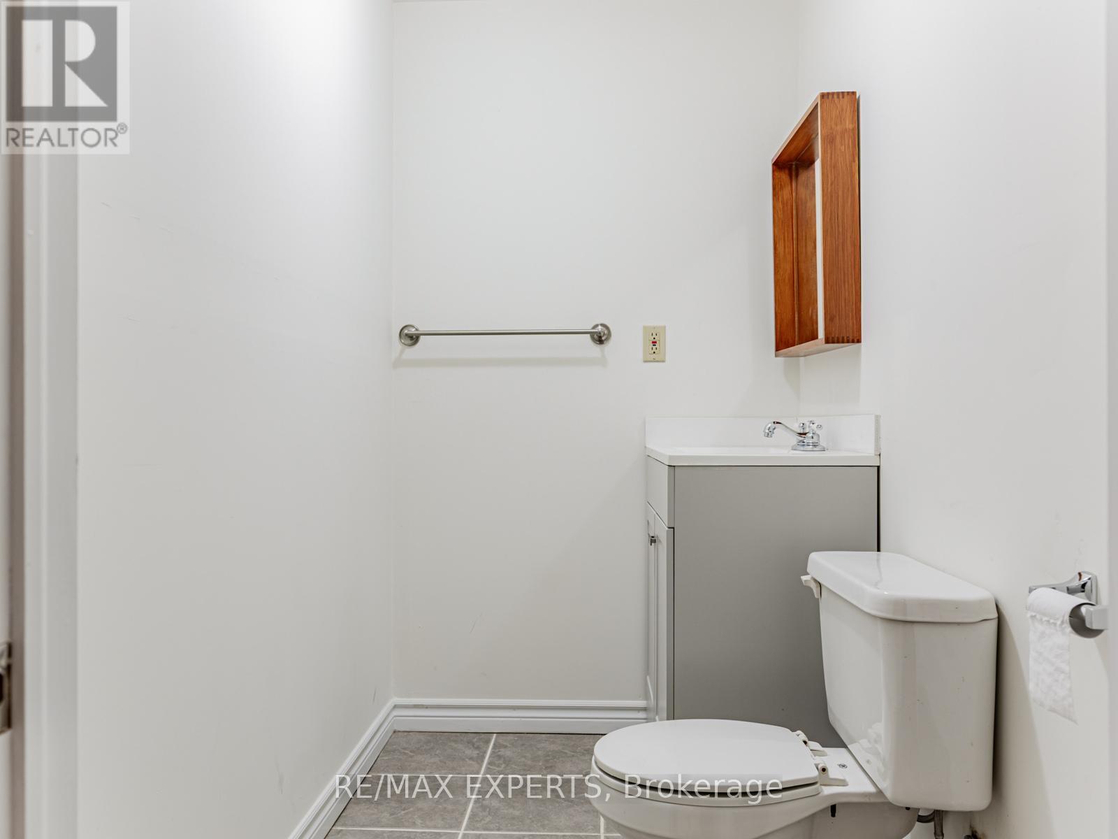 64 Shephard Avenue, New Tecumseth, Ontario  L9R 2G3 - Photo 21 - N12213396