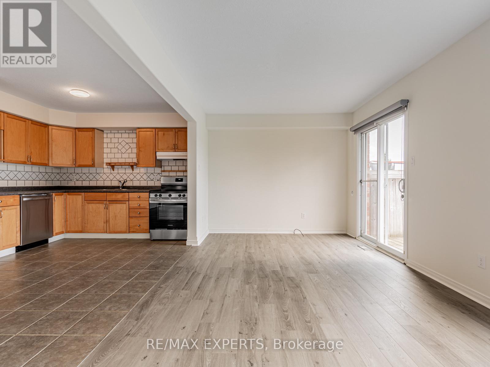 64 Shephard Avenue, New Tecumseth, Ontario  L9R 2G3 - Photo 6 - N12213396