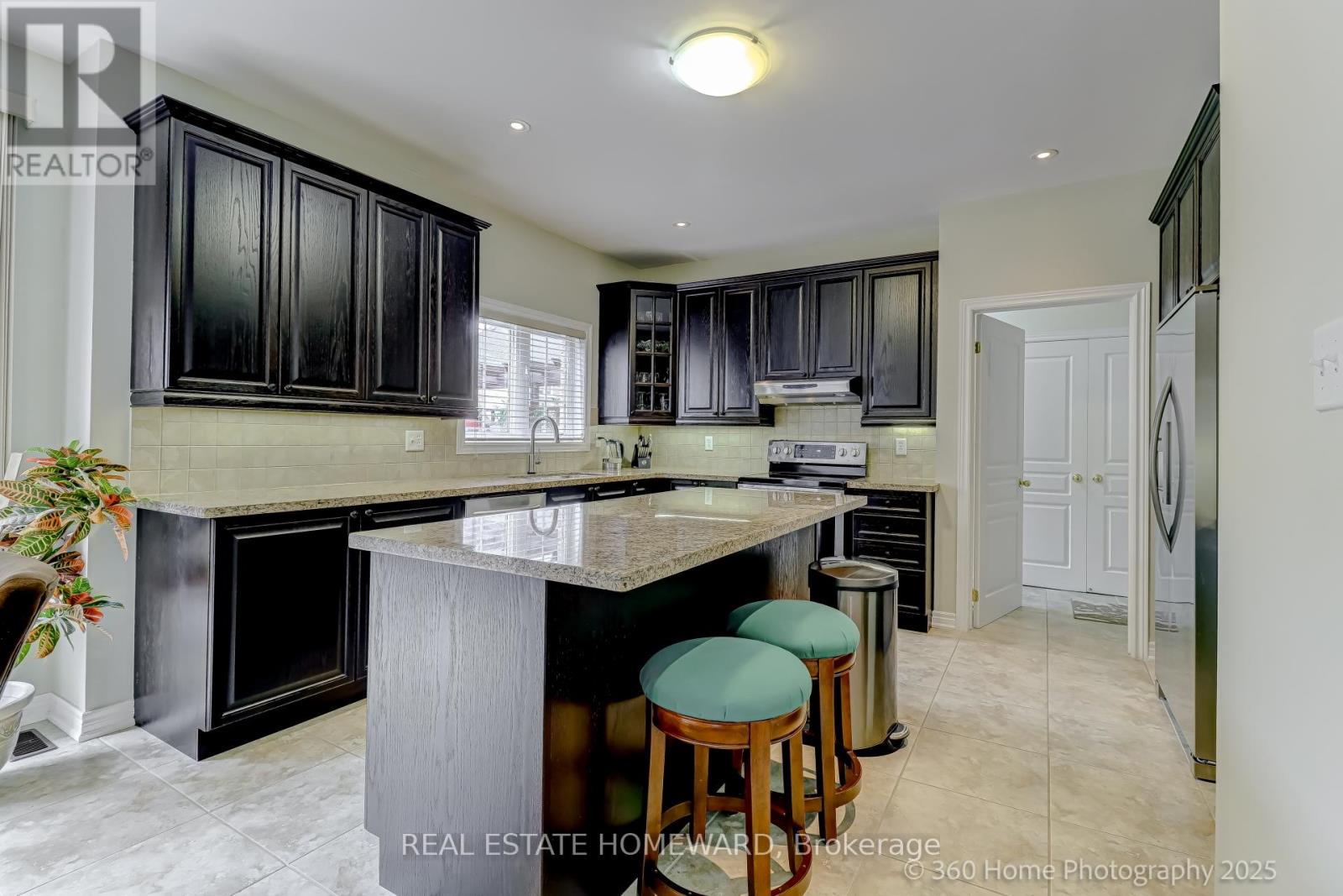 9 Tarmack Drive, Richmond Hill, Ontario  L4E 0E6 - Photo 16 - N12213414