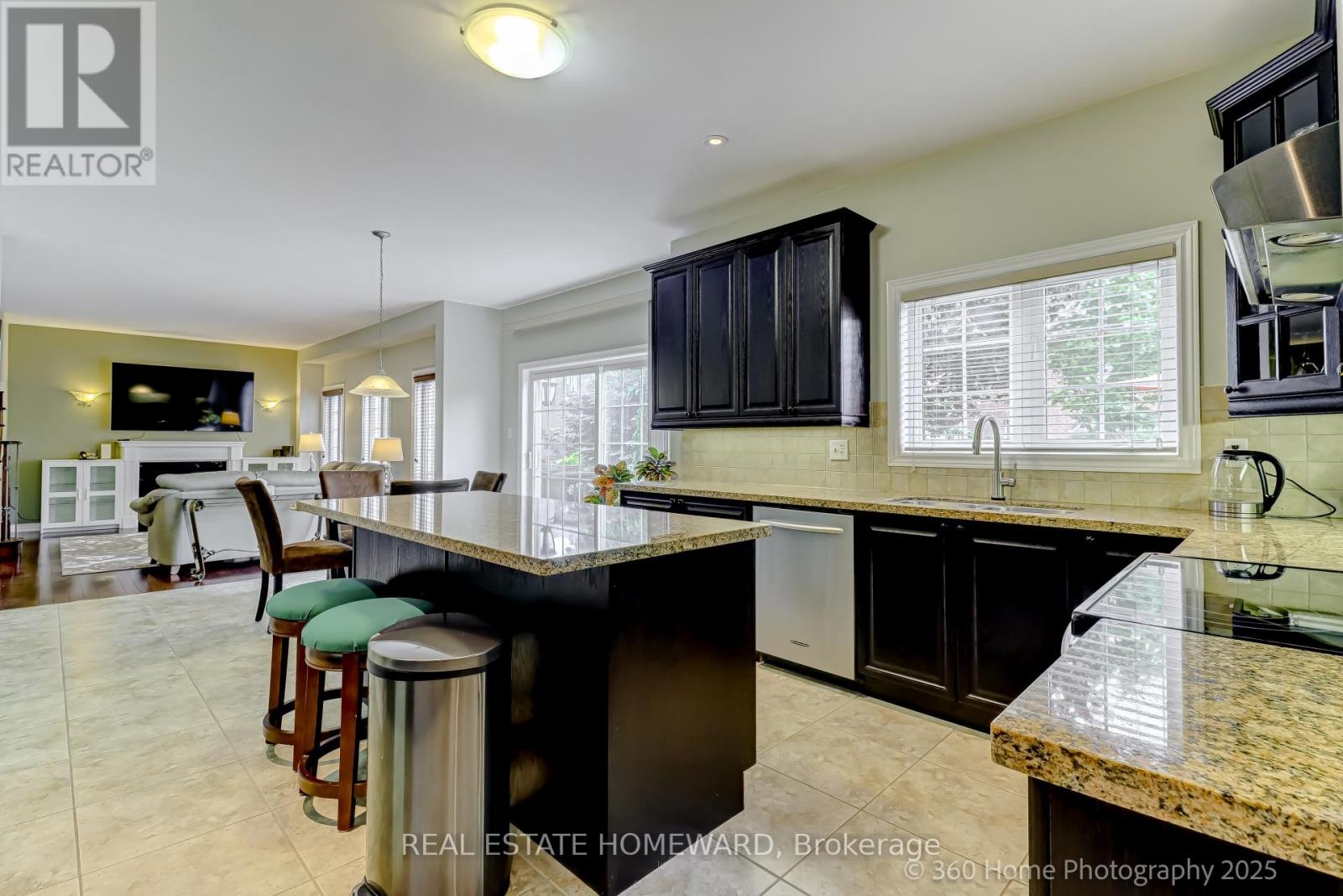 9 Tarmack Drive, Richmond Hill, Ontario  L4E 0E6 - Photo 18 - N12213414