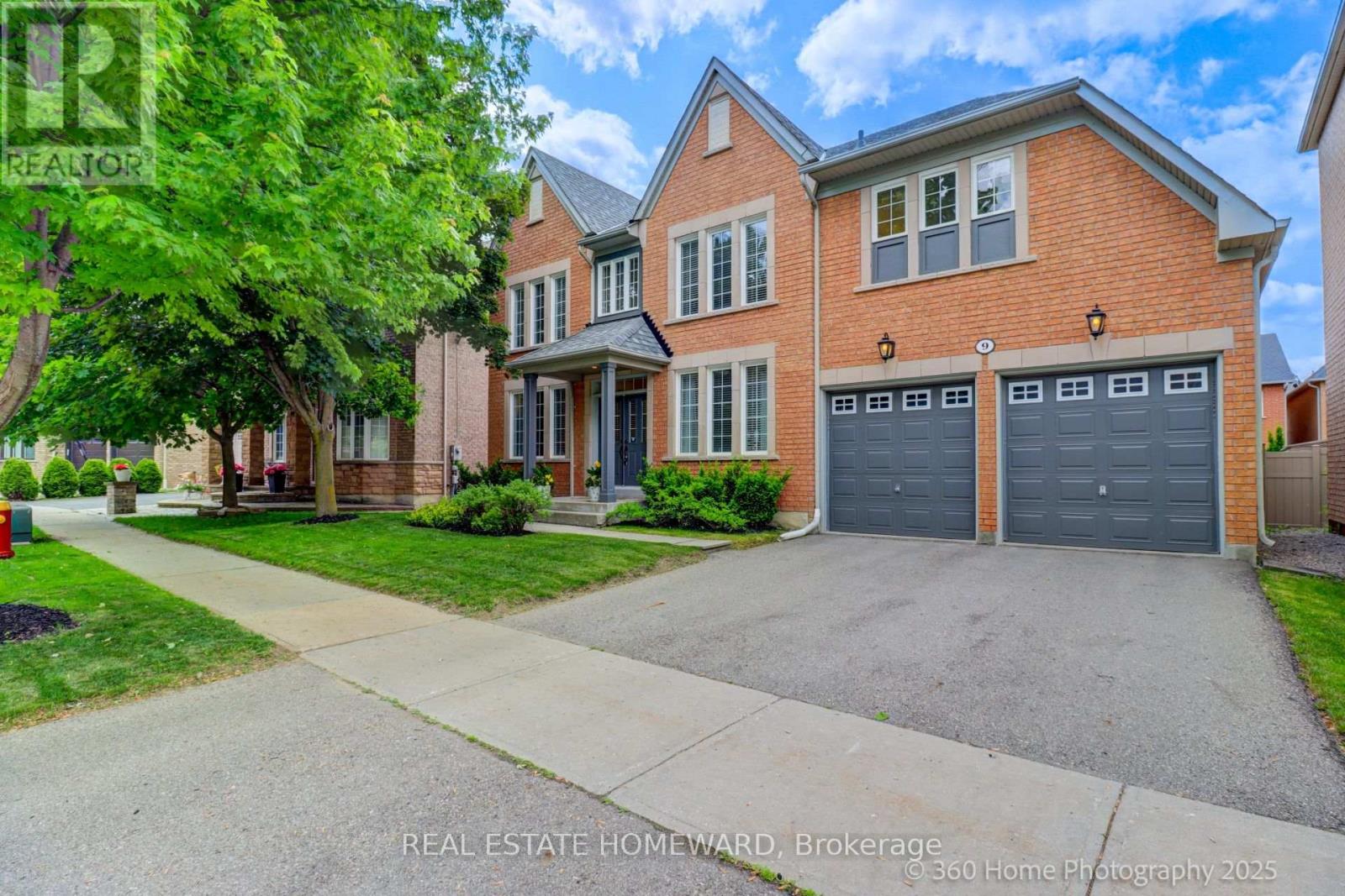 9 Tarmack Drive, Richmond Hill, Ontario  L4E 0E6 - Photo 3 - N12213414