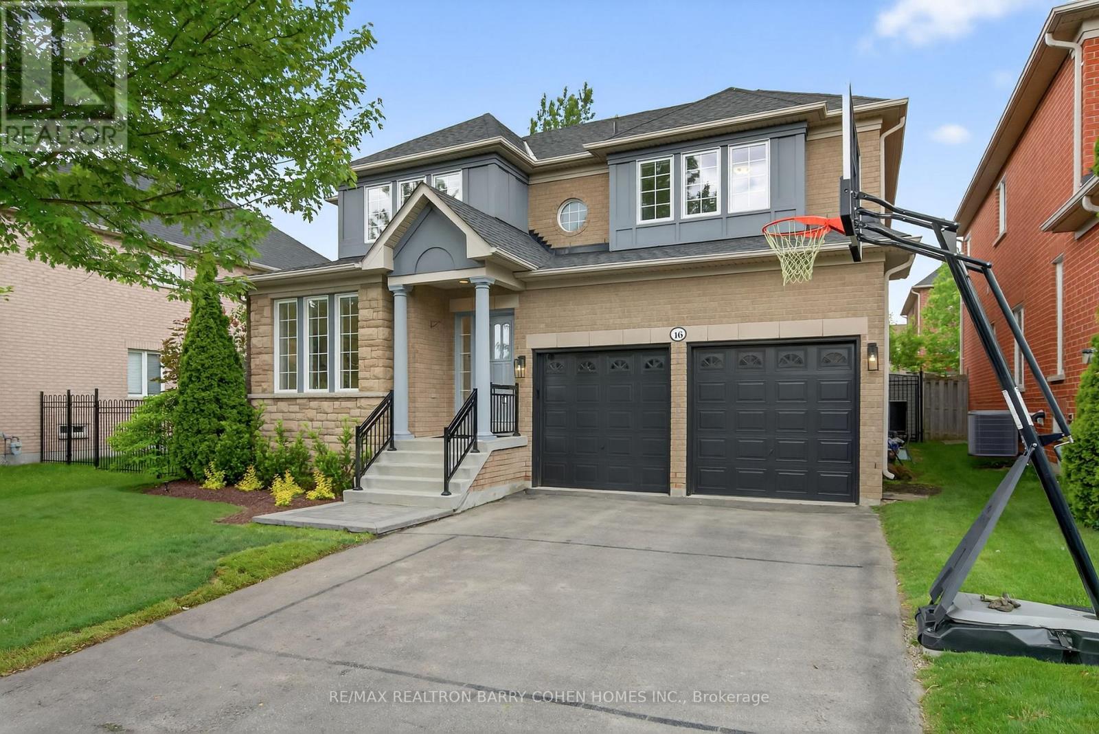 16 Moraine Ridge Drive, Richmond Hill, Ontario  L4E 4S8 - Photo 2 - N12213436
