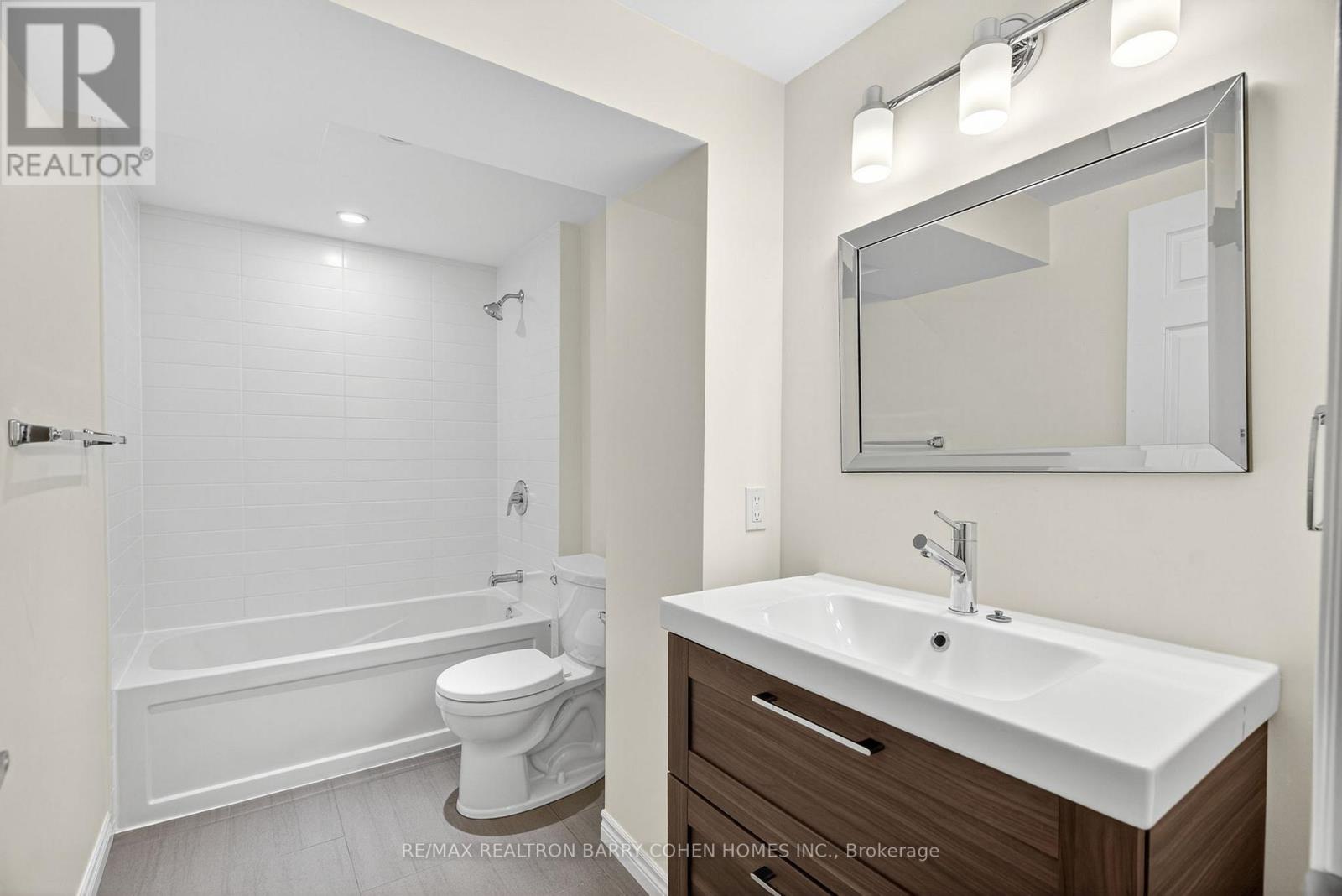 16 Moraine Ridge Drive, Richmond Hill, Ontario  L4E 4S8 - Photo 32 - N12213436