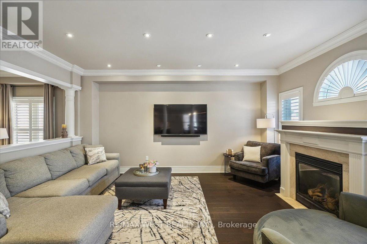 206 Shelbourne Drive, Vaughan (Vellore Village), Ontario  L4H 0J4 - Photo 5 - N12213512