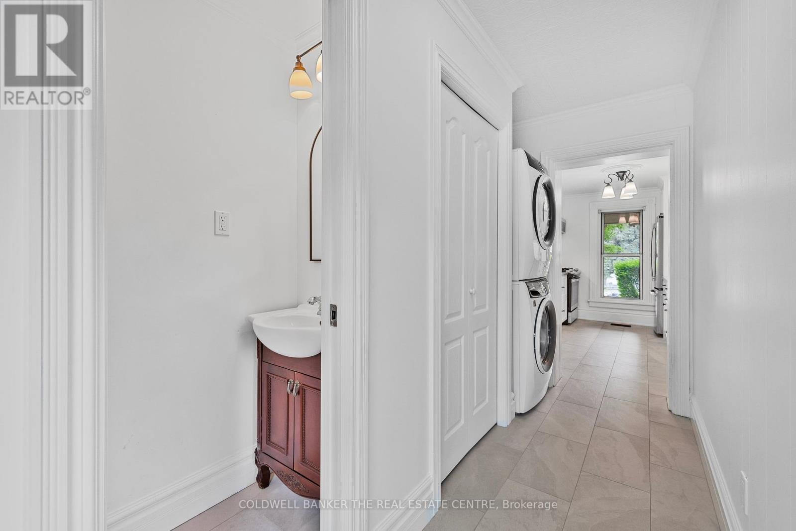 411 Millard Avenue, Newmarket (Central Newmarket), Ontario  L3Y 2A1 - Photo 15 - N12213528
