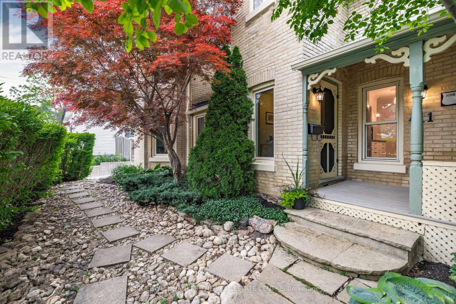 411 Millard Avenue, Newmarket (Central Newmarket), Ontario  L3Y 2A1 - Photo 3 - N12213528