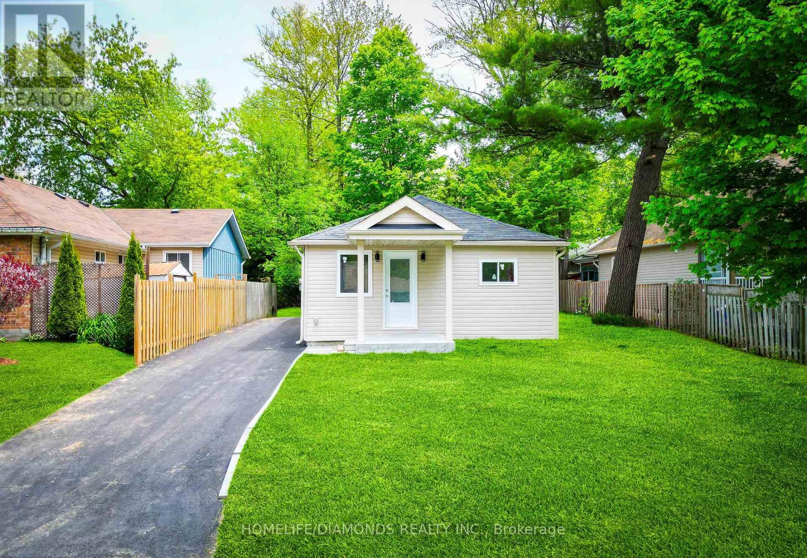 791 South Drive, Georgina (Sutton & Jackson's Point), Ontario  L0E 1L0 - Photo 1 - N12213549
