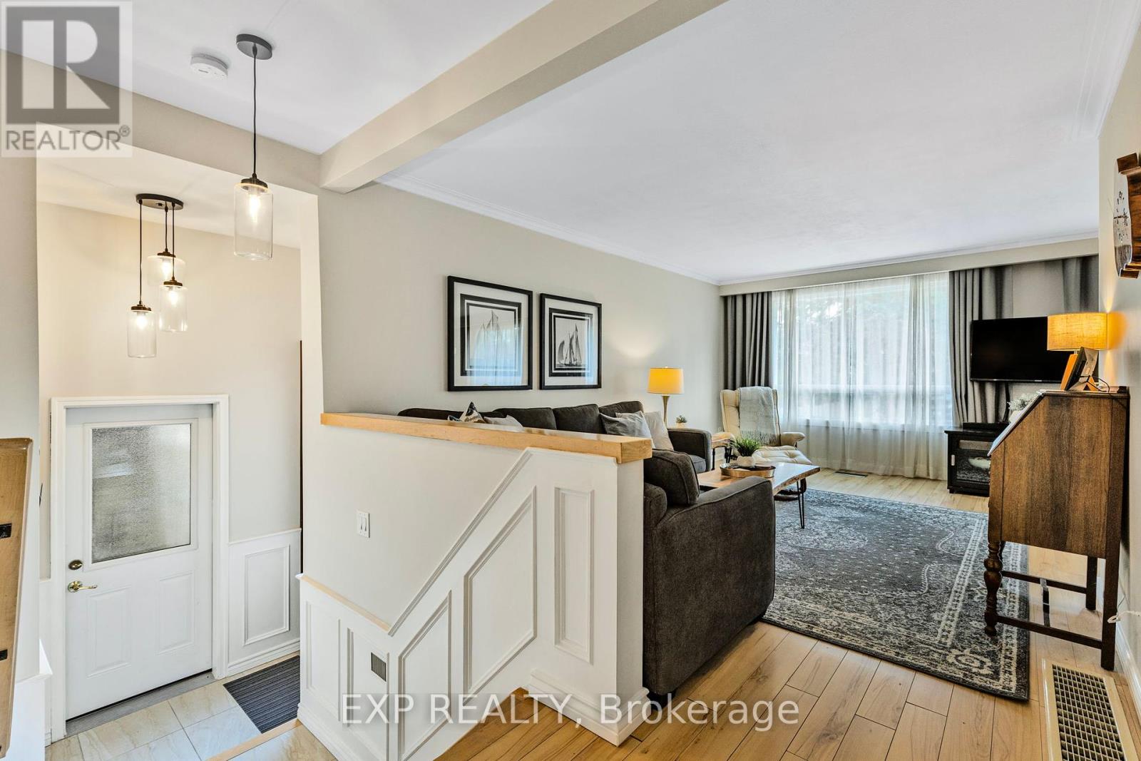 32 Kemano Road, Aurora (Aurora Heights), Ontario  L4G 2Y3 - Photo 3 - N12213563