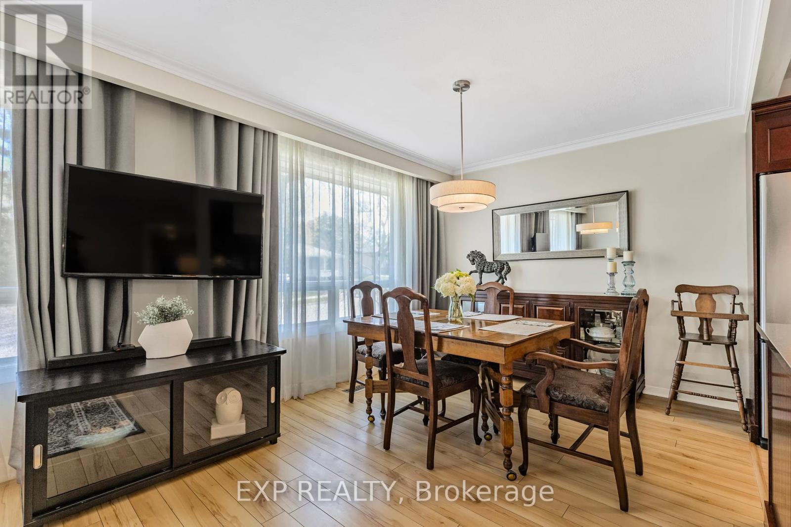 32 Kemano Road, Aurora (Aurora Heights), Ontario  L4G 2Y3 - Photo 7 - N12213563