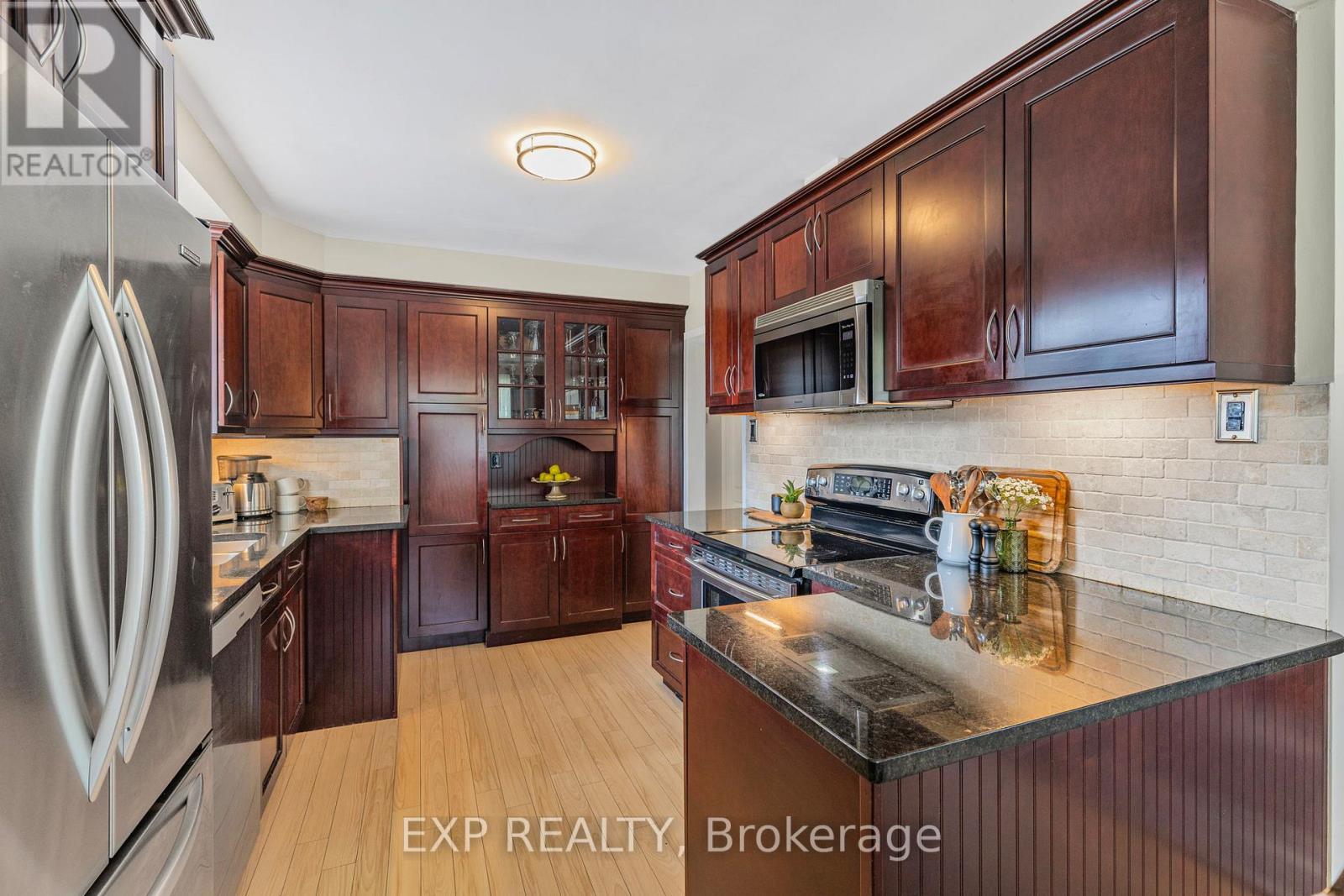 32 Kemano Road, Aurora (Aurora Heights), Ontario  L4G 2Y3 - Photo 9 - N12213563