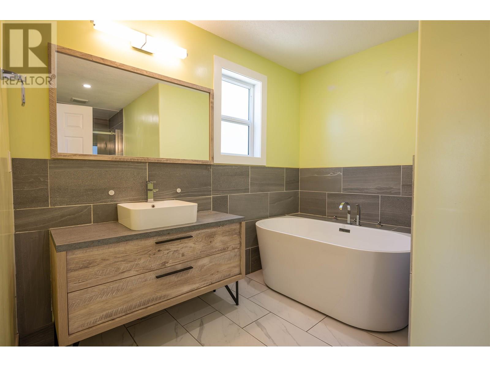 8377 St Lawrence Place, Prince George, British Columbia  V2N 5G9 - Photo 11 - R3014333