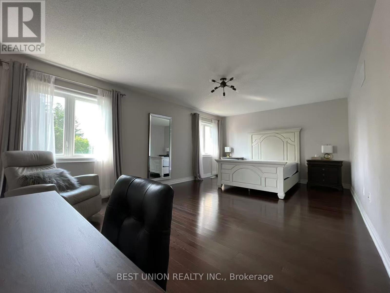 15 Magdalan Crescent, Richmond Hill, Ontario  L4E 0N4 - Photo 6 - N12213583