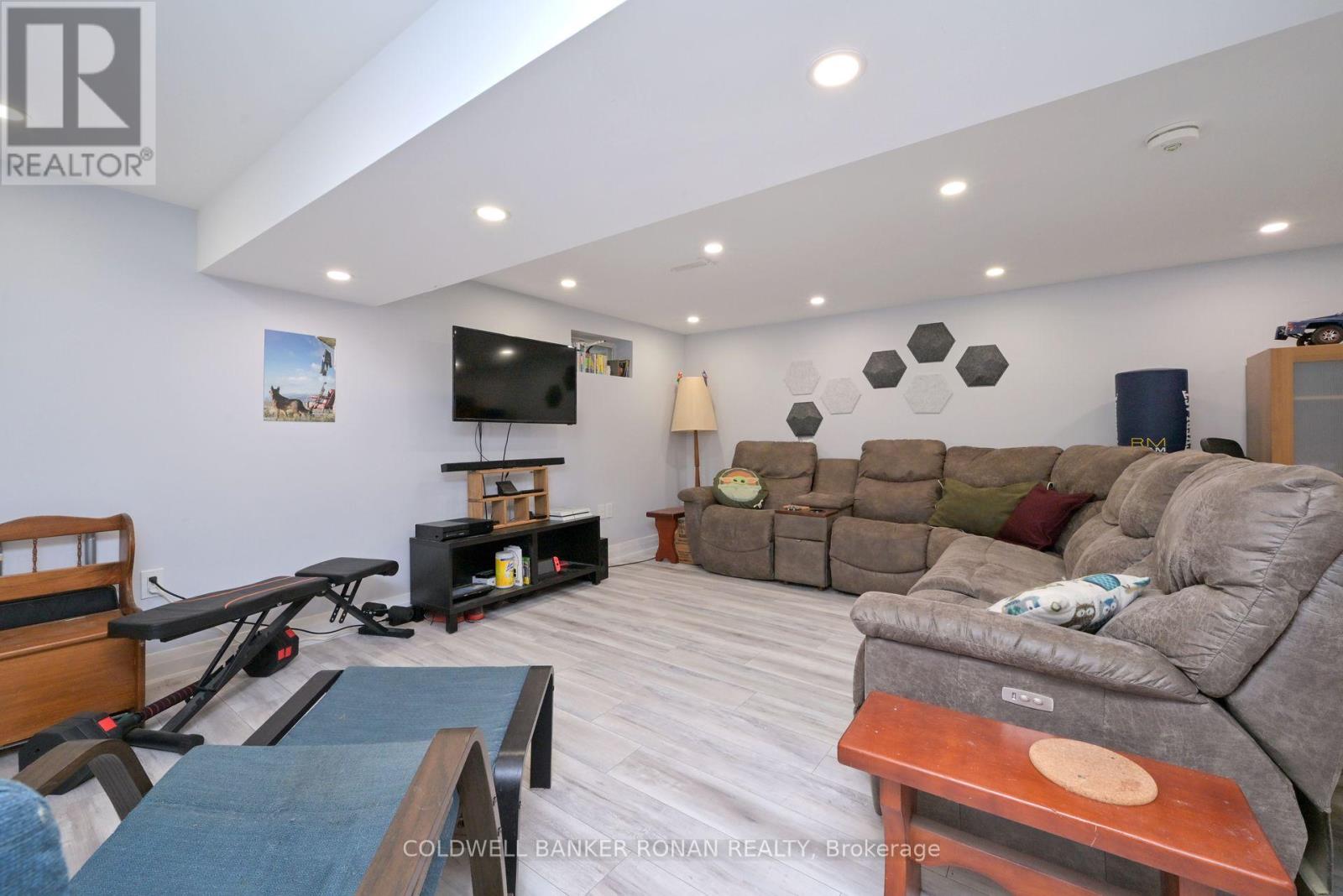 58 Stewart Avenue N, New Tecumseth, Ontario  L9R 1C2 - Photo 24 - N12213588