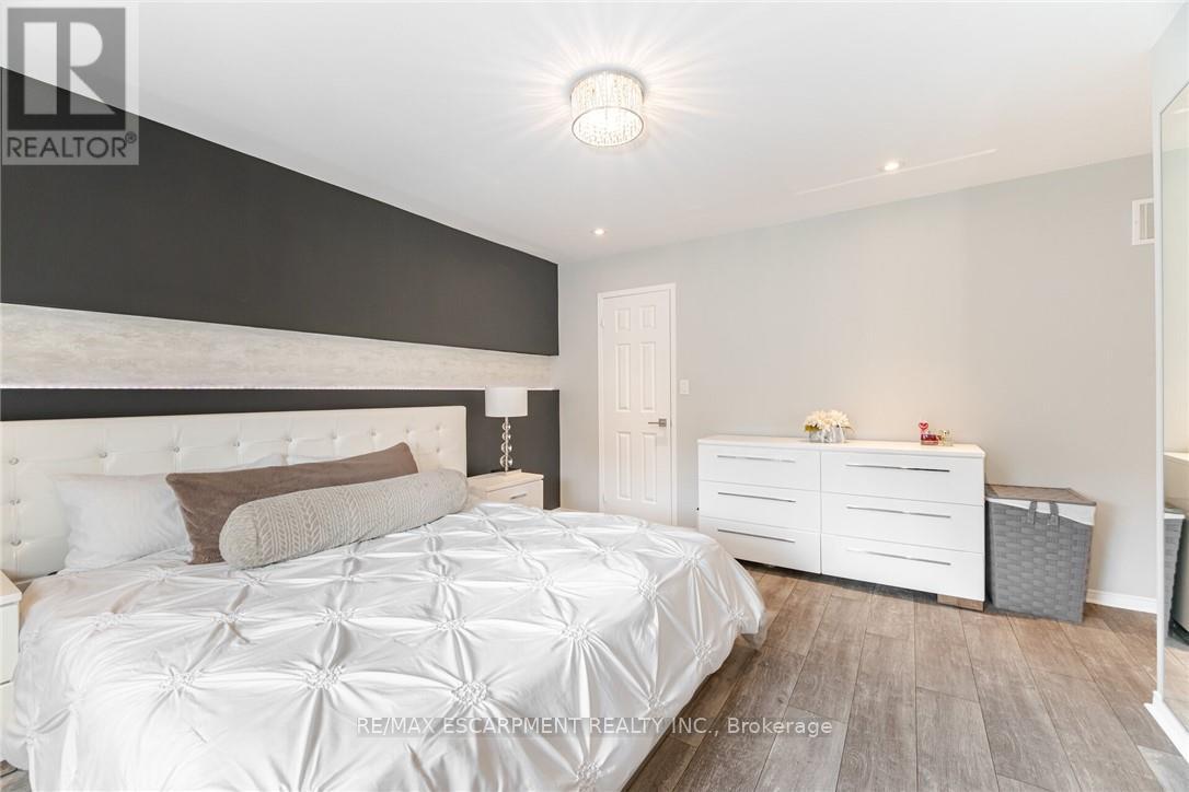 66 Slack Street, Bradford West Gwillimbury, Ontario  L3Z 0S5 - Photo 24 - N12213598