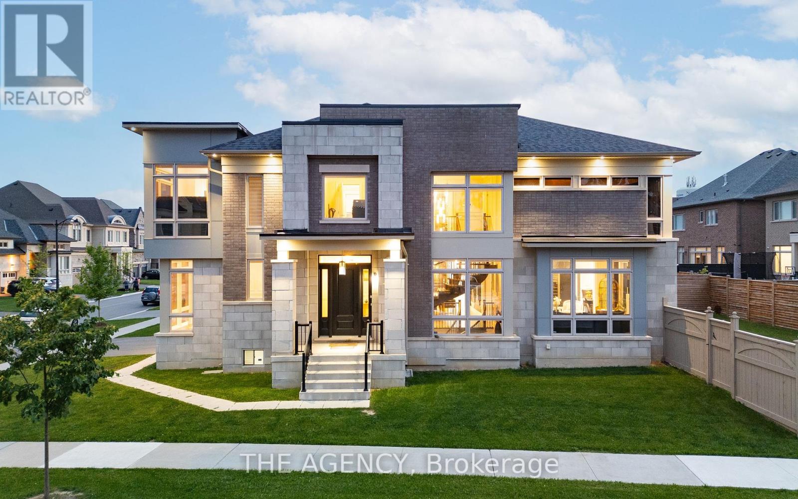 2 LAKE LENORA AVENUE, King, Ontario