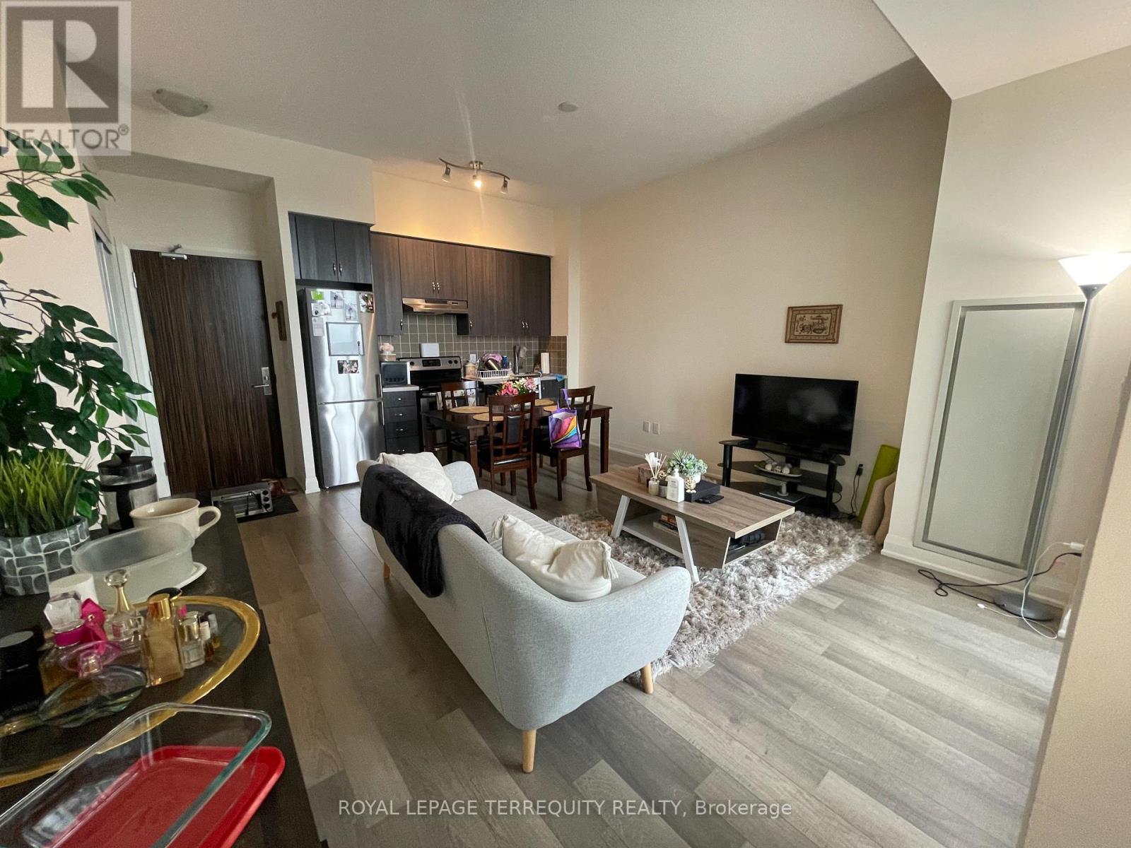 320 - 8763 BAYVIEW AVENUE, Richmond Hill, Ontario