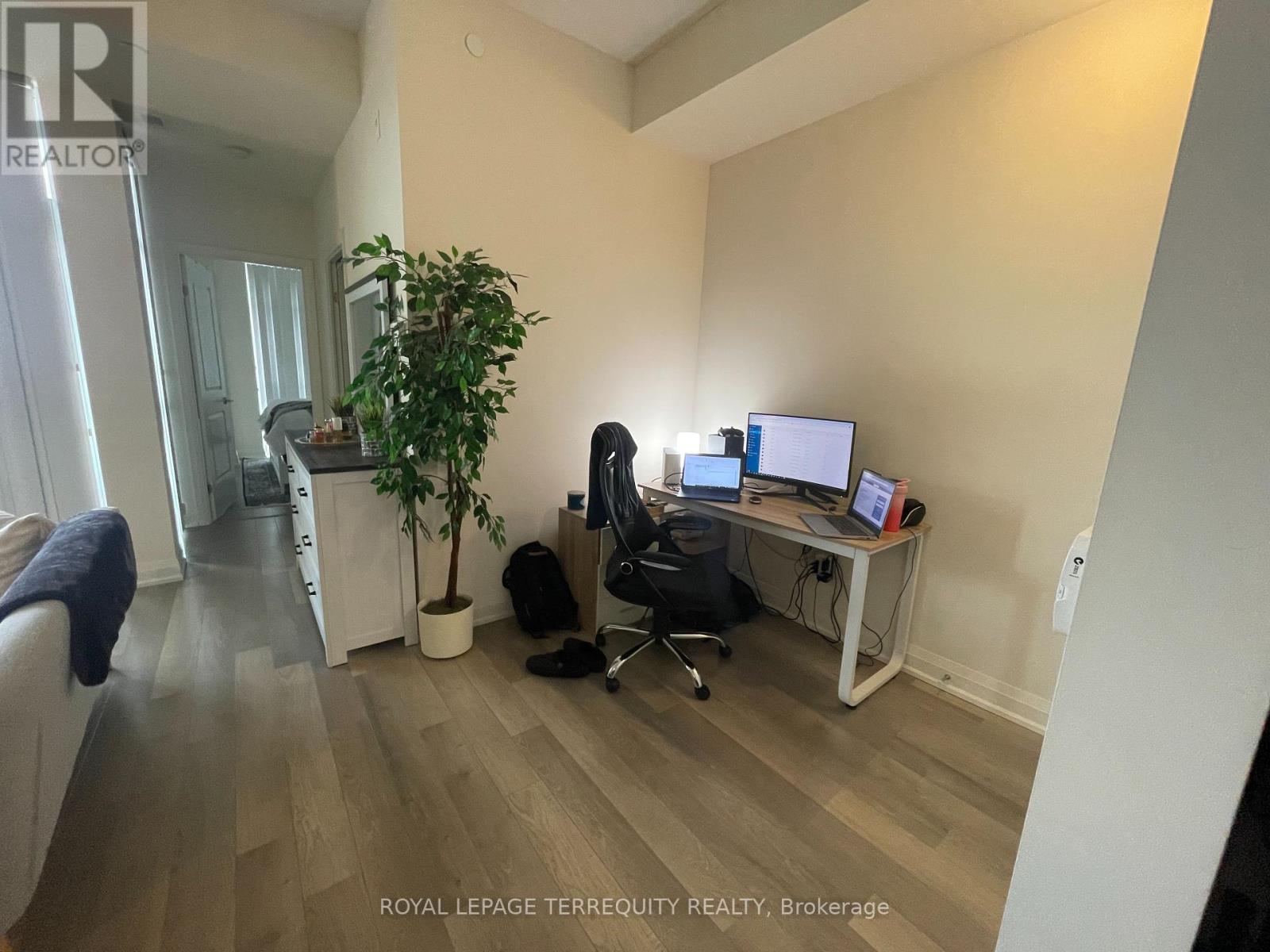 320 - 8763 Bayview Avenue, Richmond Hill, Ontario  L4B 3V1 - Photo 2 - N12213641