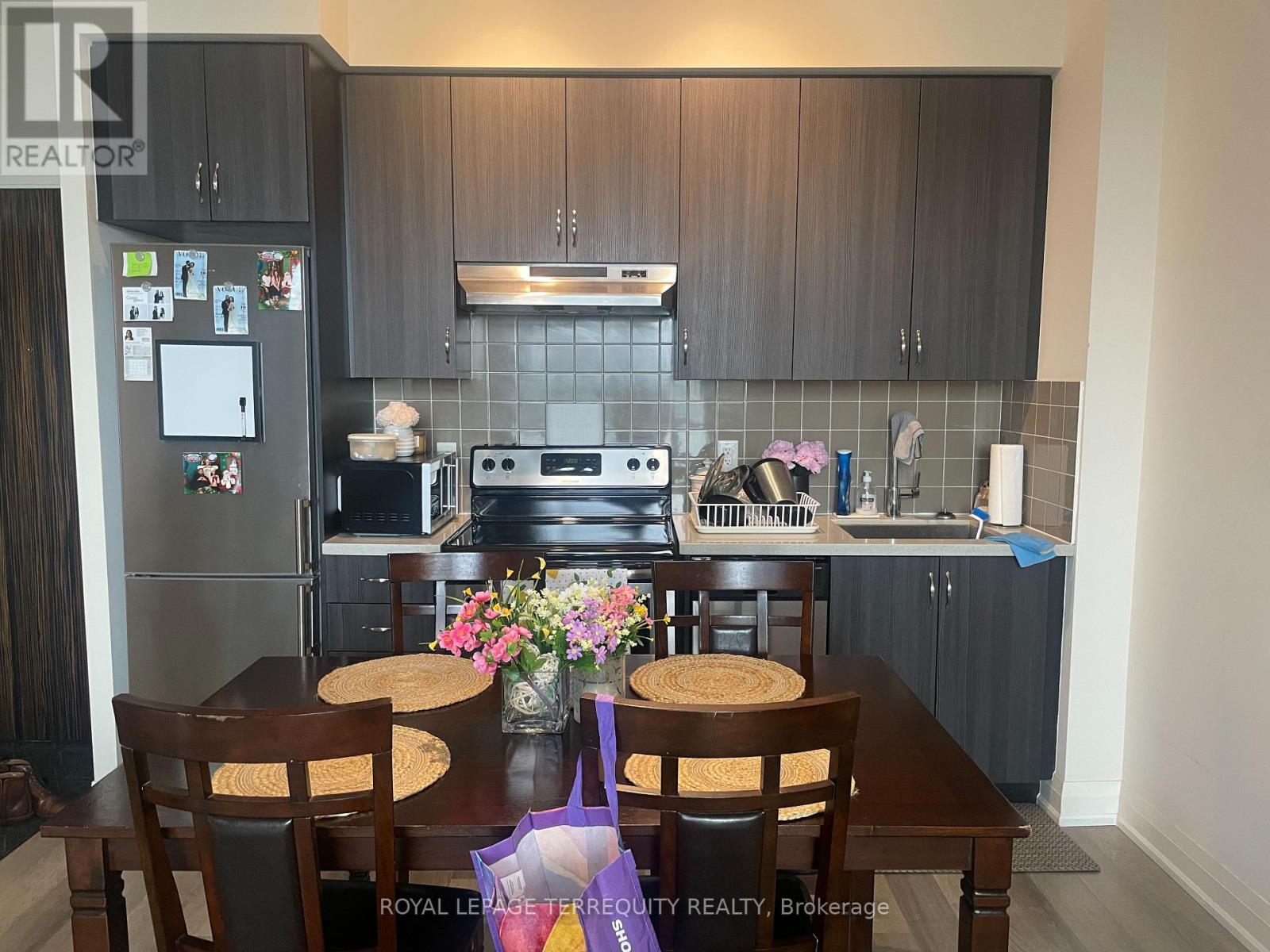 320 - 8763 Bayview Avenue, Richmond Hill, Ontario  L4B 3V1 - Photo 3 - N12213641