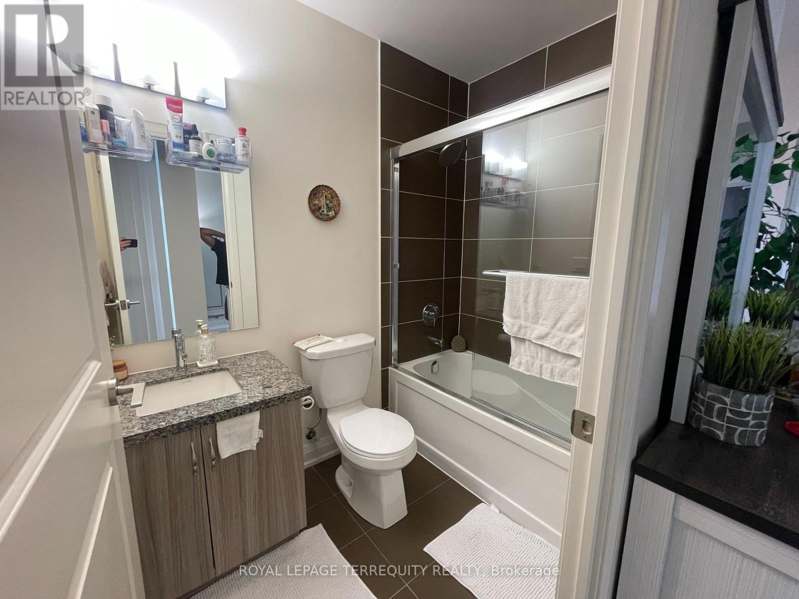 320 - 8763 Bayview Avenue, Richmond Hill, Ontario  L4B 3V1 - Photo 6 - N12213641