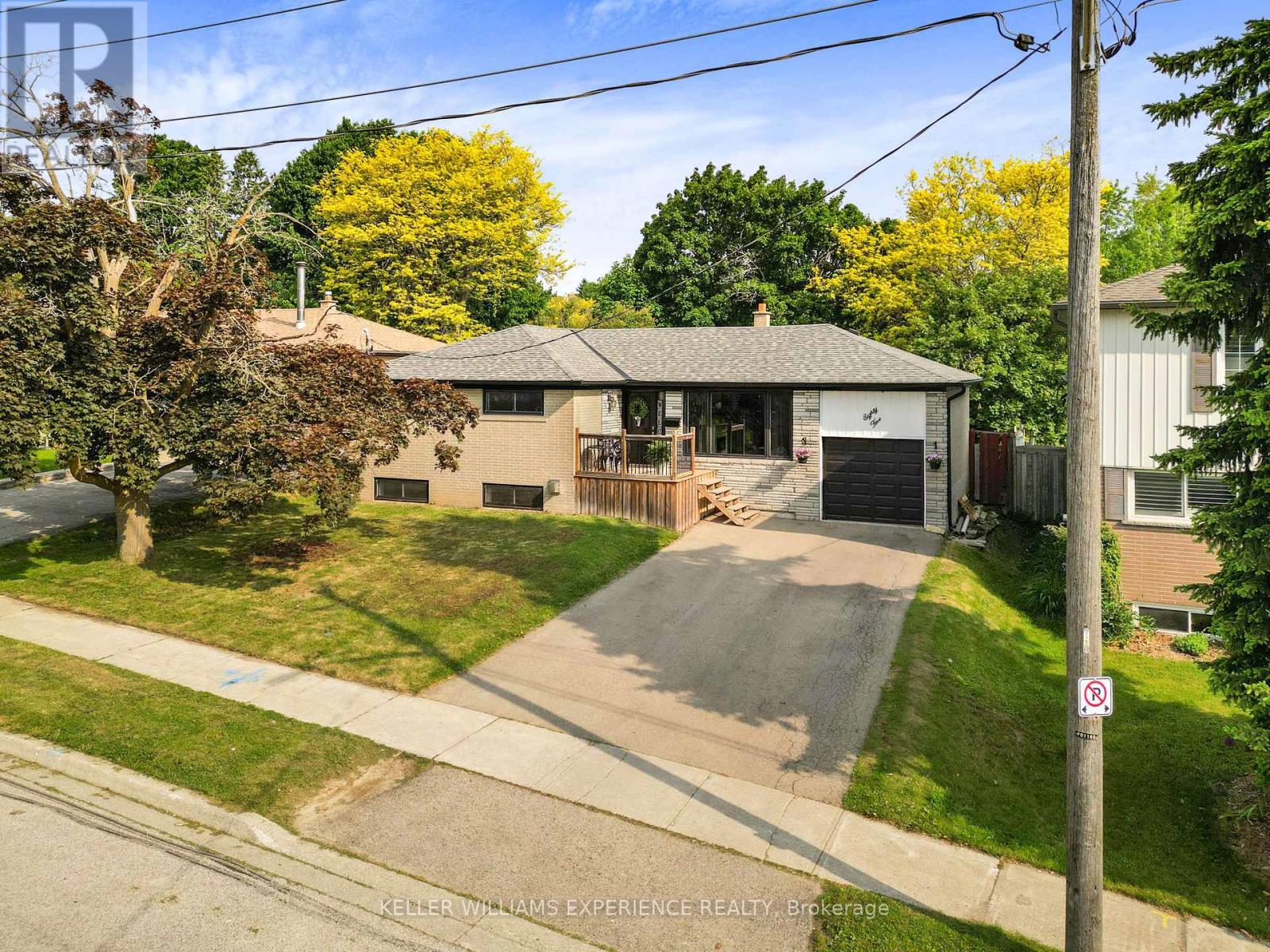 85 Gladman Avenue, Newmarket (Central Newmarket), Ontario  L3Y 1W4 - Photo 2 - N12213687