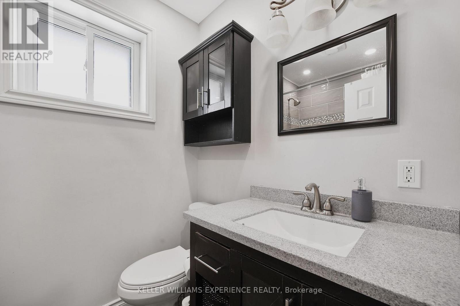 85 Gladman Avenue, Newmarket (Central Newmarket), Ontario  L3Y 1W4 - Photo 21 - N12213687