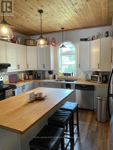 7424 County Rd 91 Road, Clearview, Ontario  L0M 1S0 - Photo 4 - S12213426