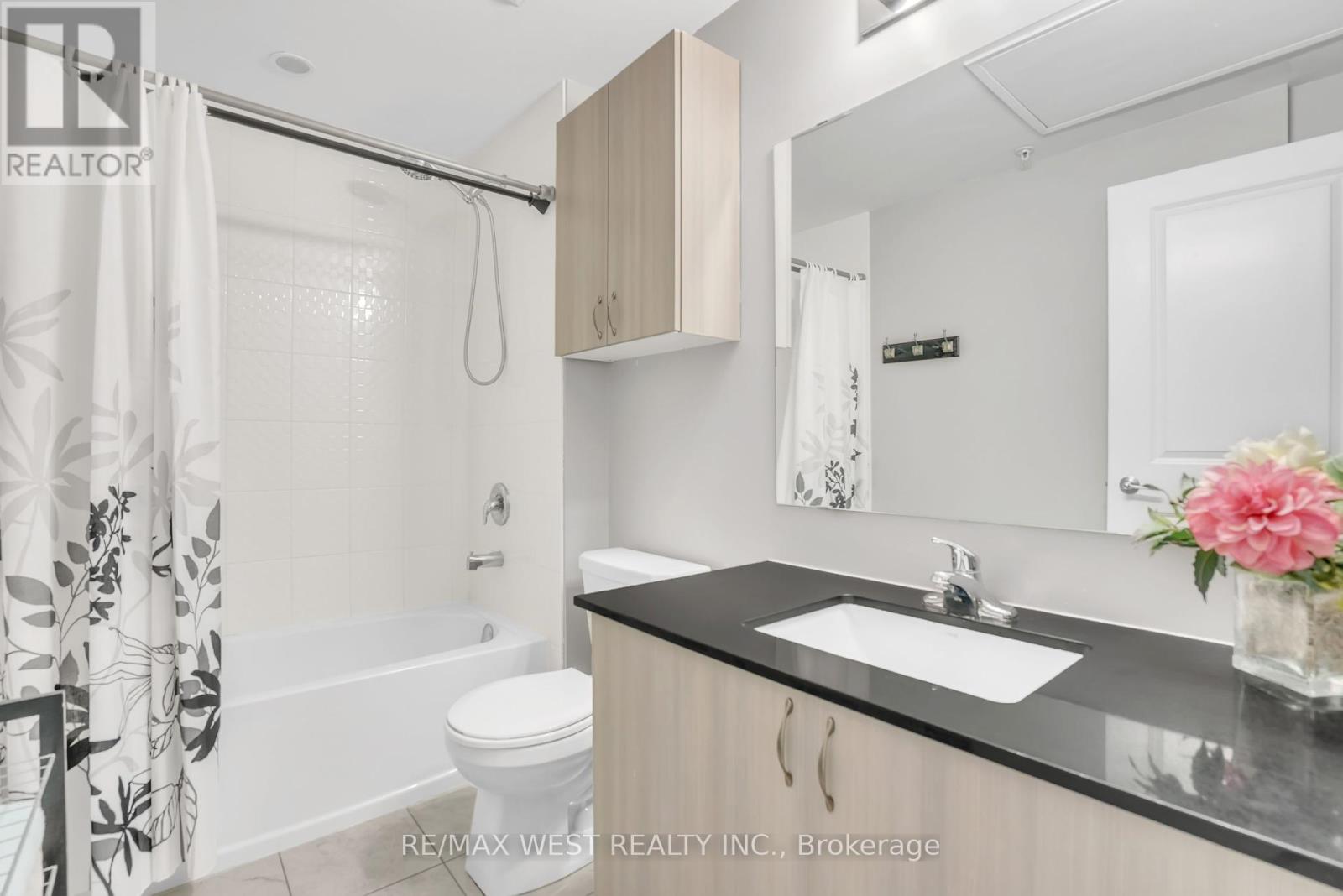 309 - 302 Essa Road, Barrie, Ontario  L9J 0H3 - Photo 5 - S12213432