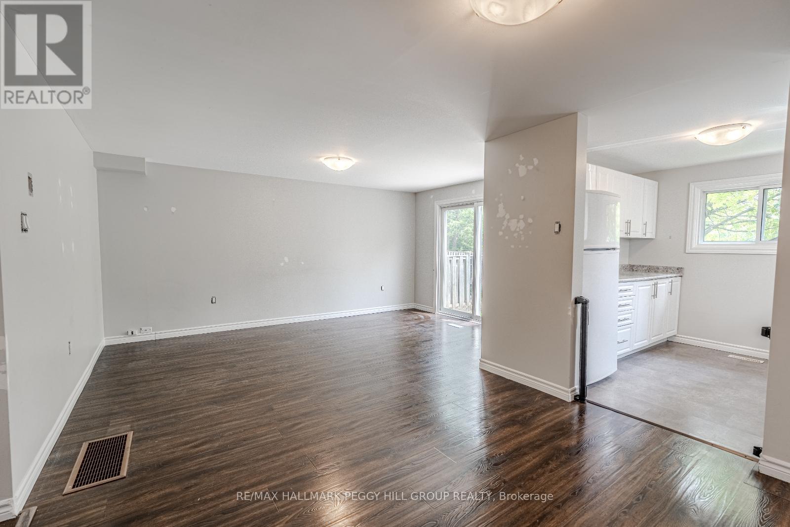 1 - 39 Laurie Crescent, Barrie, Ontario  L4M 6C7 - Photo 5 - S12213483