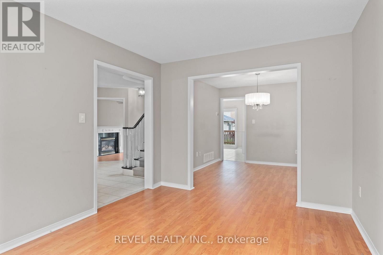 112 Violet Street, Barrie, Ontario  L4N 9M8 - Photo 14 - S12213515